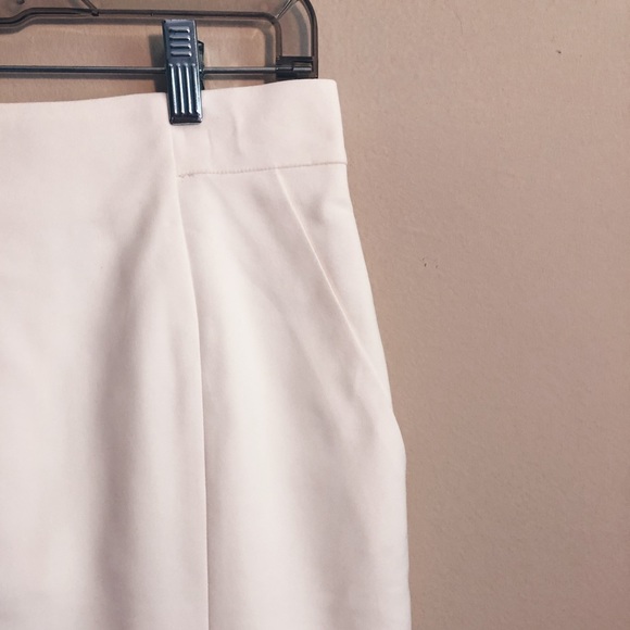 *NWT* | H&M | Ivory Fitted Pencil Skirt - Picture 3 of 8